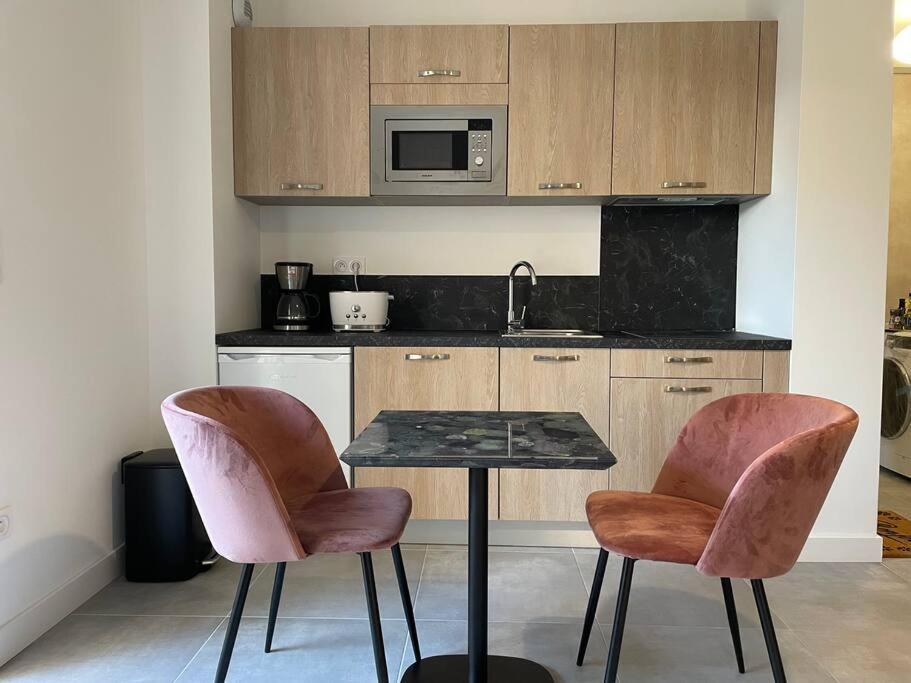 Superbe Neuf Avec Parking Sur Place Apartment